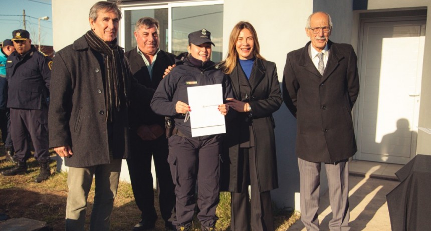 Lezama: 10 nuevas familias del distrito recibieron la llave de su casa propia  