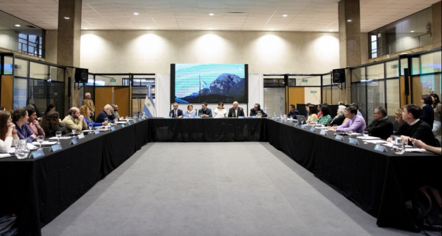 Scioli encabezó la primera reunión de la Comisión de Bosques Nativos del COFEMA