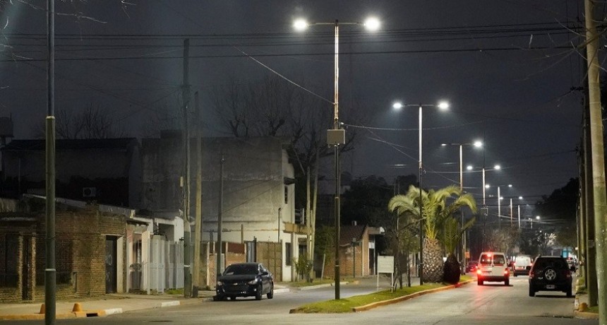 Merlo: El Municipio avanza en la renovación de iluminarias en el distrito 