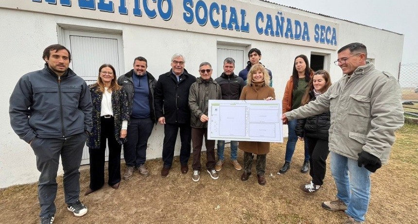 Gral. Villegas: Alegre y su equipo visitaron Cañada Seca para conocer proyecto de forestación