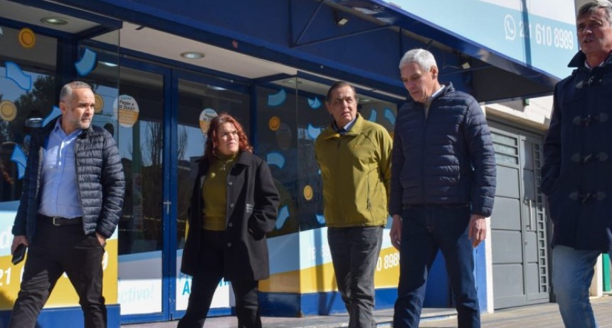 Berisso: Cagliardi recorrió las obras del centro comercial de Avenida Montevideo 