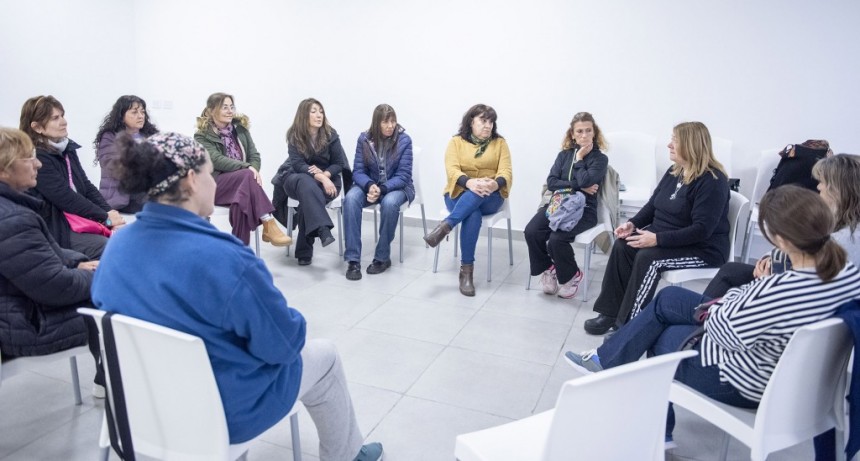 Campana: Comenzó un nuevo taller gratuito para +40 Arteterapia