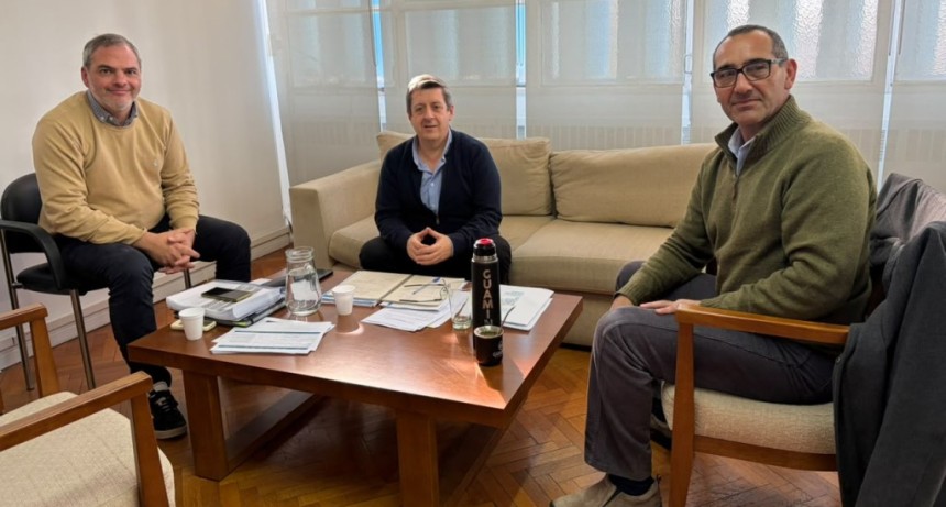 Azul: Avanzan las gestiones por el nuevo puente y obras h&iacute;dricas para el distrito