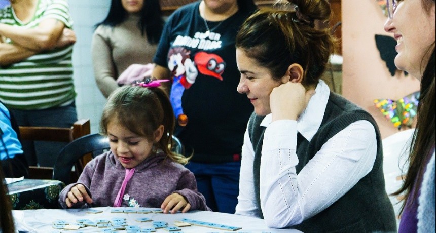 Moreno: Mariel Fern&aacute;ndez recorri&oacute; centros municipales de alfabetizaci&oacute;n de Paso del Rey y Trujui