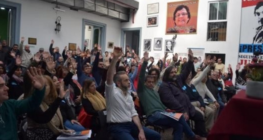 Desde CTERA exigen bono de $ 5.000 y un aumento del incentivo docente