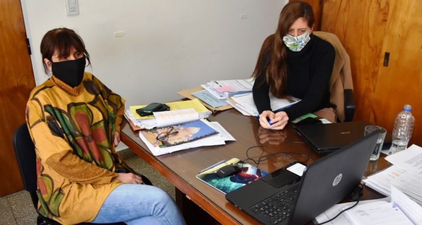 Tres Lomas presenta en el foro para la implementación de la ley Nacional del Parto Respetado en la Provincia 