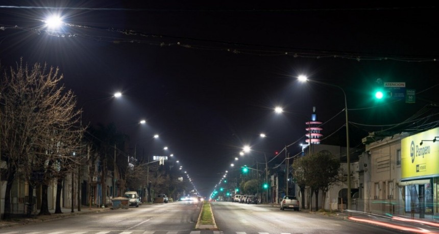 San Nicolás: El Municipio continúa trabajando en el recambio de luminarias 