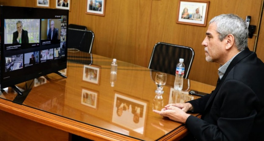 Ferraresi acompañó al presidente Fernández en la puesta en funcionamiento de una línea de fabricación de lavarropas 