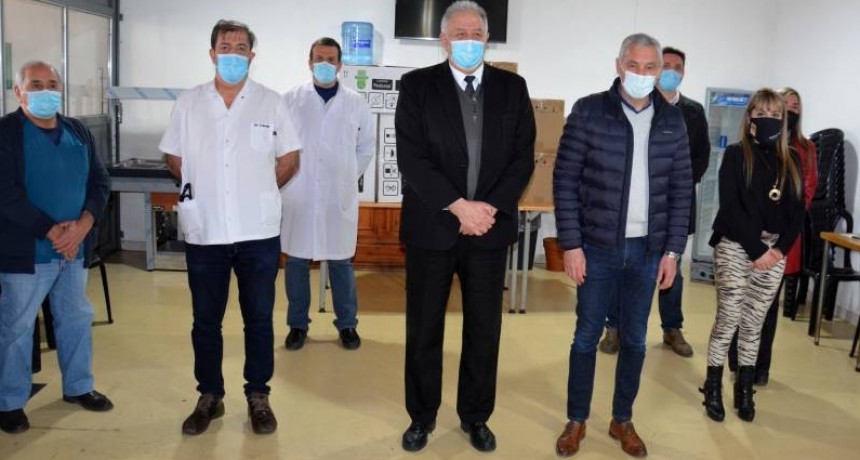 Berisso: Cagliardi entreg&oacute; 5 respiradores a la Cl&iacute;nica Mosconi y al Instituto M&eacute;dico Argentino