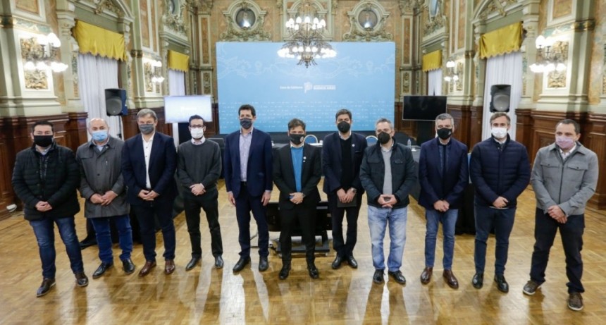 Achával: “Los convenios que firmamos mejoran la infraestructura y la vida de nuestras localidades”