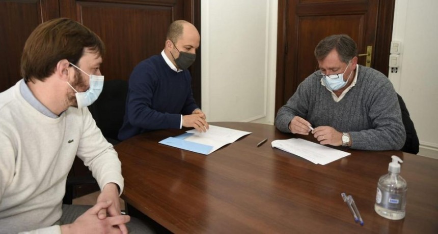 Suipacha: El intendente firmó un importante convenio para sumar infraestructura