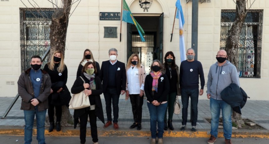 Pergamino: El Intendente visitó la EP Nº 16 que lleva el nombre del General José de San Martín 