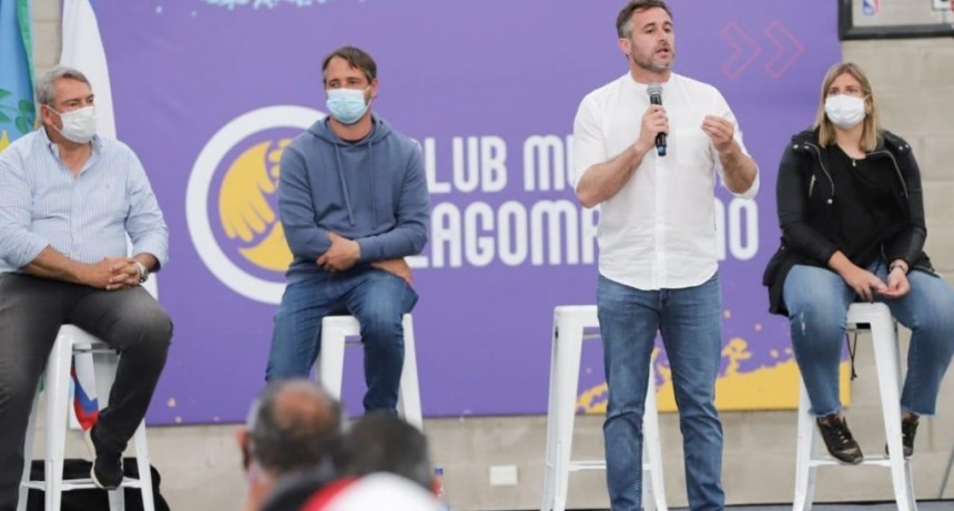 Pilar: Achával inauguró el Club Municipal Lagomarsino