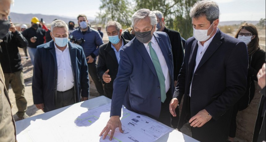 San Juan: El Presidente recorrió las obras de urbanización donde se levantan más de 800 viviendas 