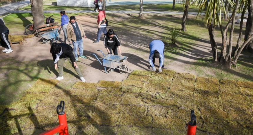 San Vicente: El Municipio continua con el mejoramiento integral de plazas y espacios verdes