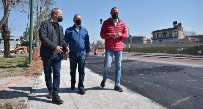Ituzaingó: Descalzo y Arrieta recorrieron el avance de obras en el distrito 