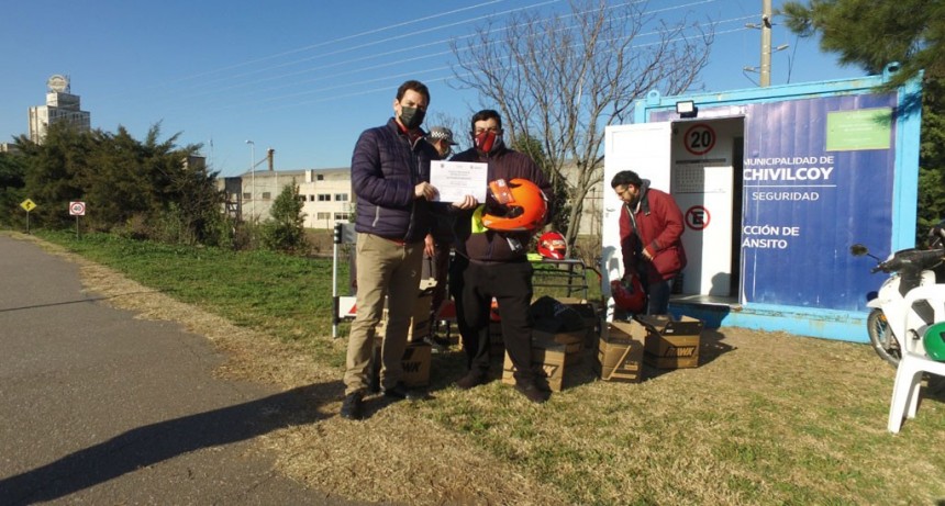 Chivilcoy: Tuvo lugar el primer curso de manejo práctico para motodelivery 