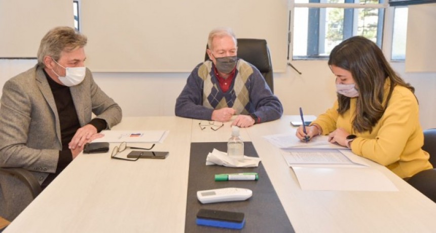 Provincia firmó un contrato para construir 332 viviendas en La Matanza