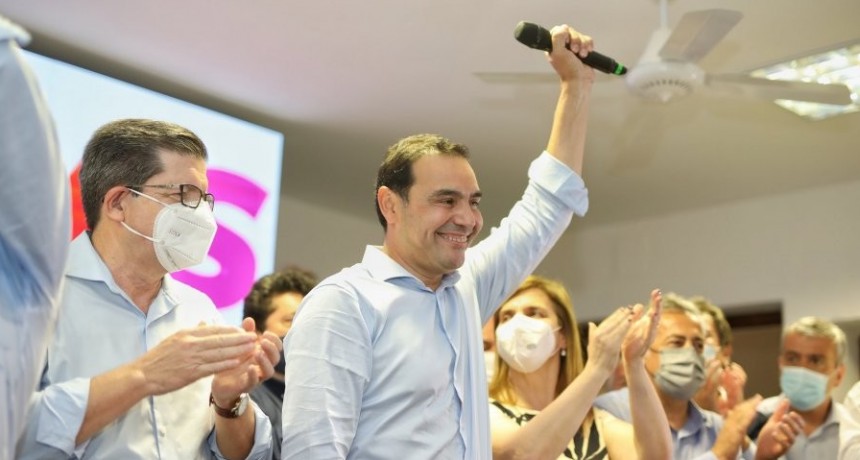 Corrientes: Aplastante triunfo del radical Gustavo Valdés quien gobernará la provincia hasta el 2025