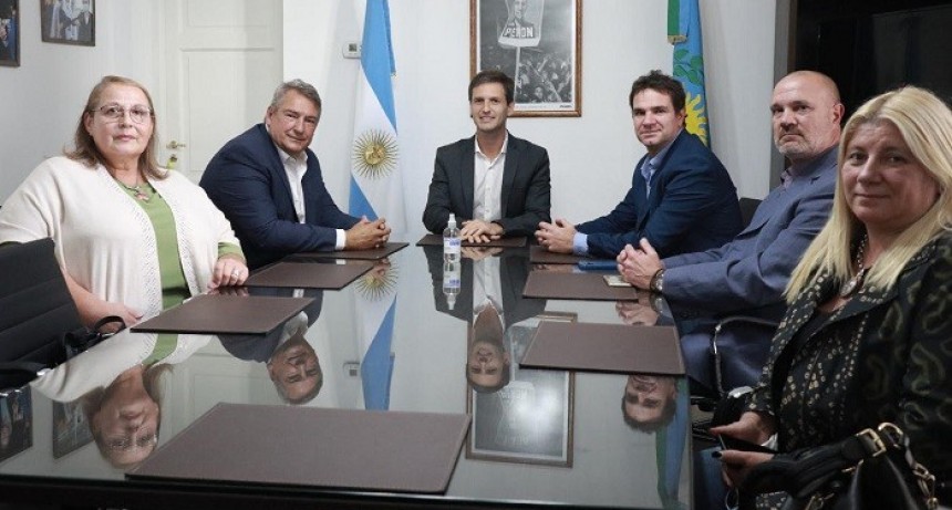 La Provincia pone en funcionamiento el servicio que une San Vicente con La Plata 