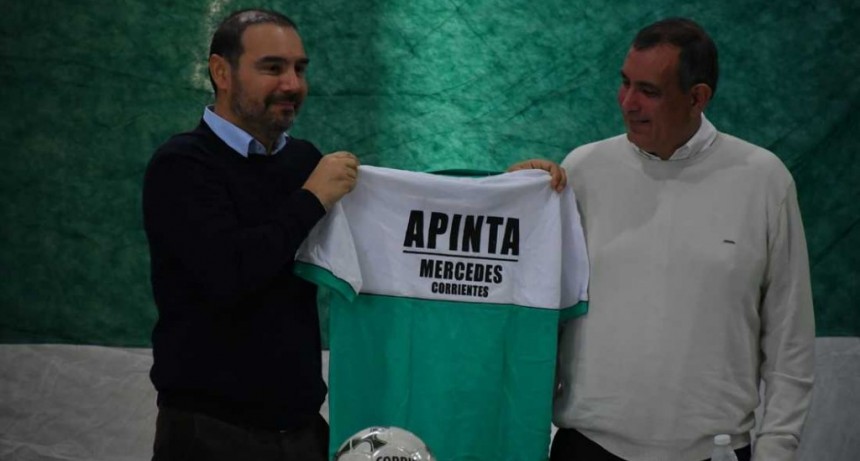 Corrientes: Valdés entregó subsidios a distintas instituciones deportivas en Mercedes y anunció infraestructura para el Club Apinta