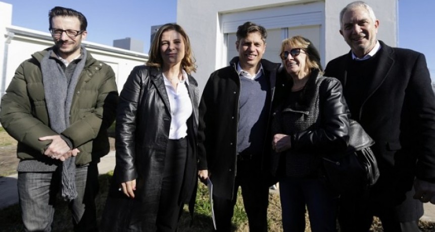 Axel Kicillof entregó 40 viviendas en Benito Juárez