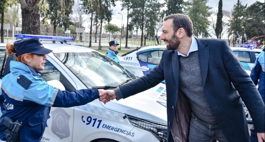 Hurlingham: Selci entregó nuevos patrulleros y motos policiales