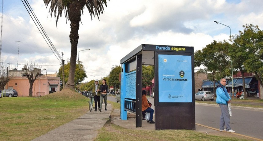 Luján: Avanza la instalación de Paradas Seguras en el partido