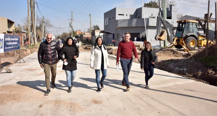 Malvinas Argentinas: Noe Correa visitó el avance de obra de la calle Brasil