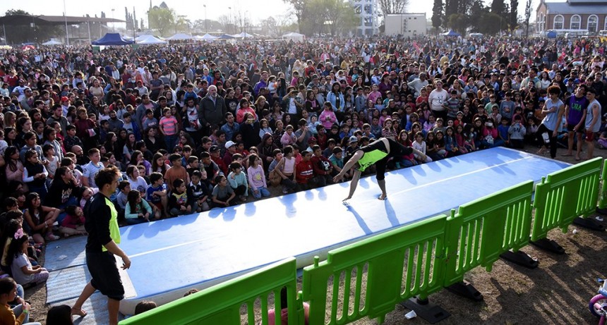 Chivilcoy: Más de 12.000 vecinos celebraron el Día de la Niñez en el Polideportivo 
