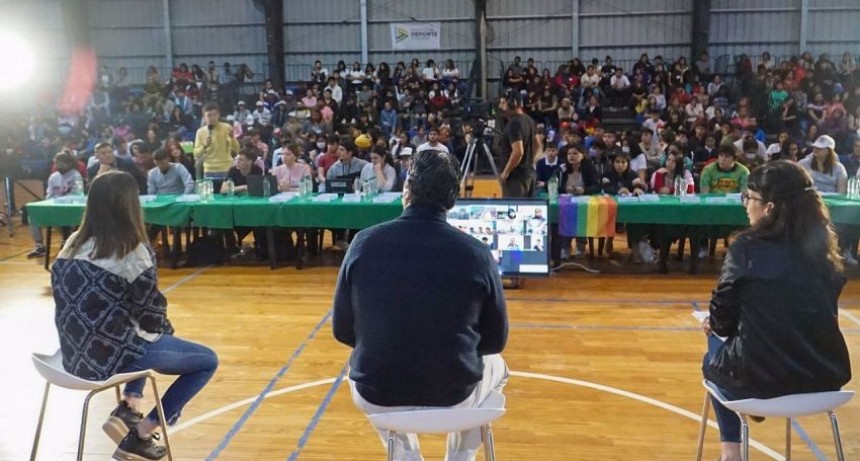 Chaco: Capitanich escuchó inquietudes y propuestas de jóvenes en la reunión del Consejo Consultivo de las Adolescencias 