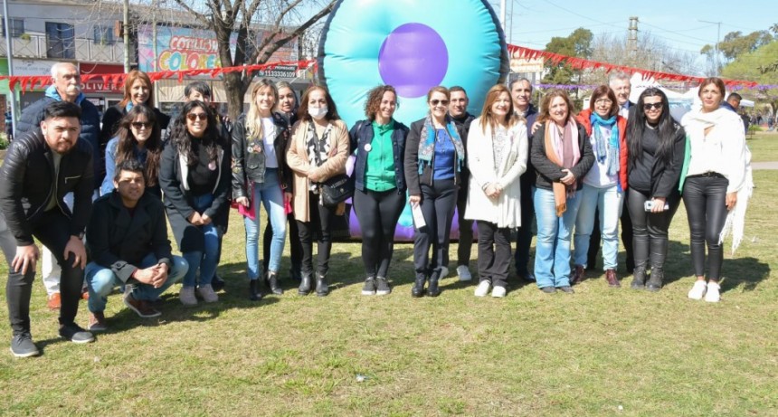 Pte. Perón: Blanca Cantero y la ministra Estela Díaz inauguraron una oficina de La Mujer y recorrieron la primera feria “Plazas por la Igualdad”