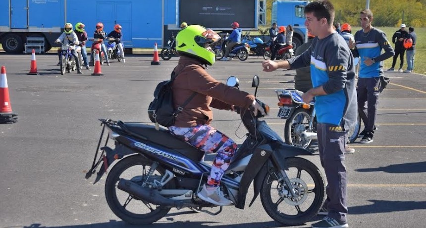 Luján: Se realizarán clínicas de manejo para trabajadores de delivery