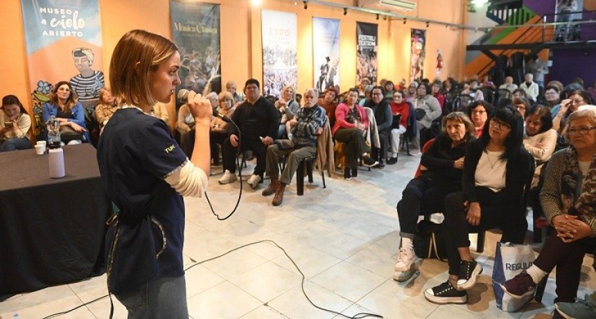 E. Echeverría: La Municipalidad brindó una charla de nutrición para adultos mayores