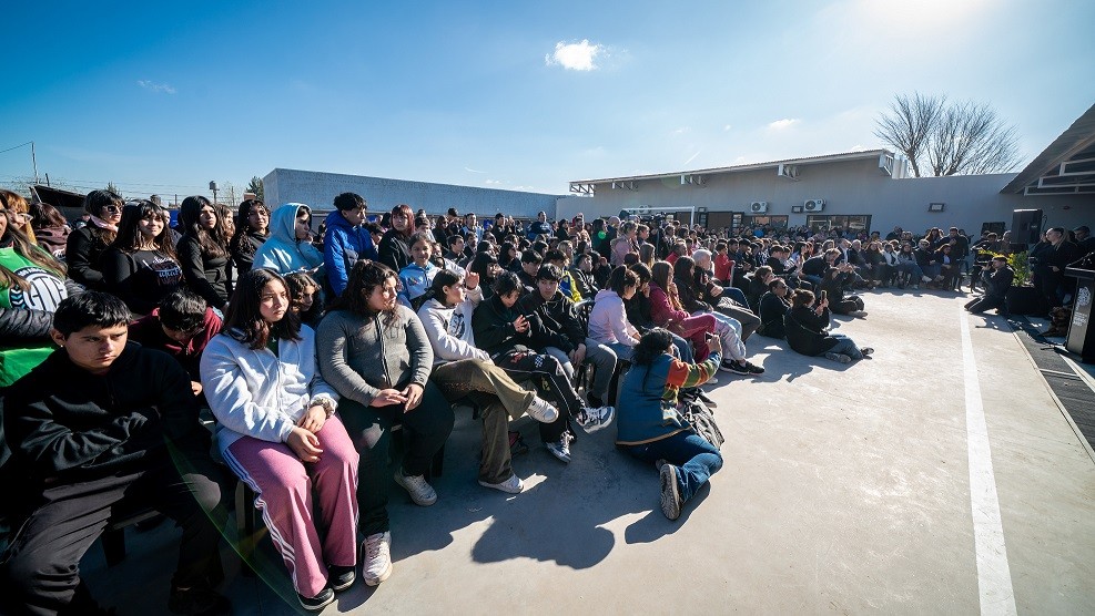 Moreno: Mariel Fernández y Axel Kicillof inauguraron el edificio de la Escuela Secundaria N°85 de Cuartel V