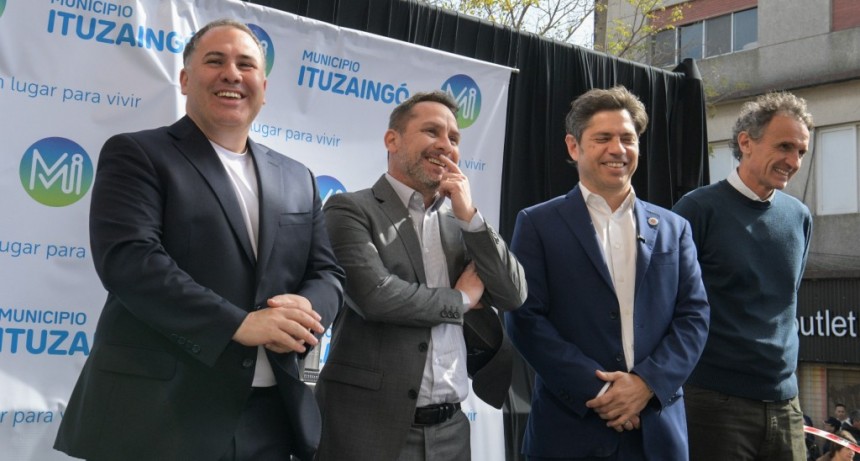 Ituzaingó: Axel Kicillof y Pablo Descalzo entregaron patrulleros y equipamientos de seguridad al distrito