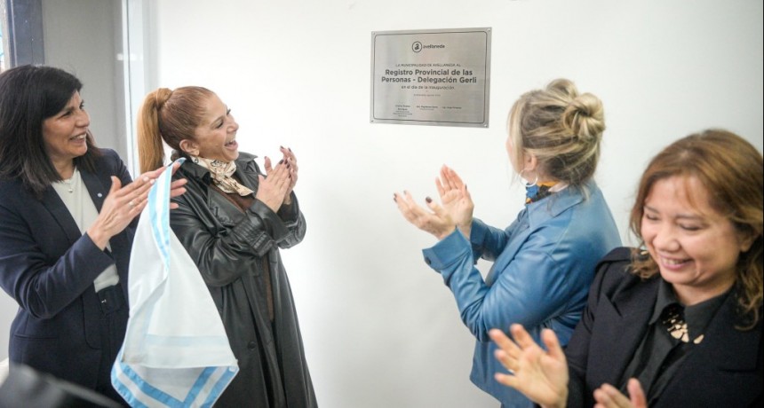 Avellaneda: Sierra y Álvarez Rodríguez inauguraron la remodelación del Registro Provincial de las Personas de Gerli