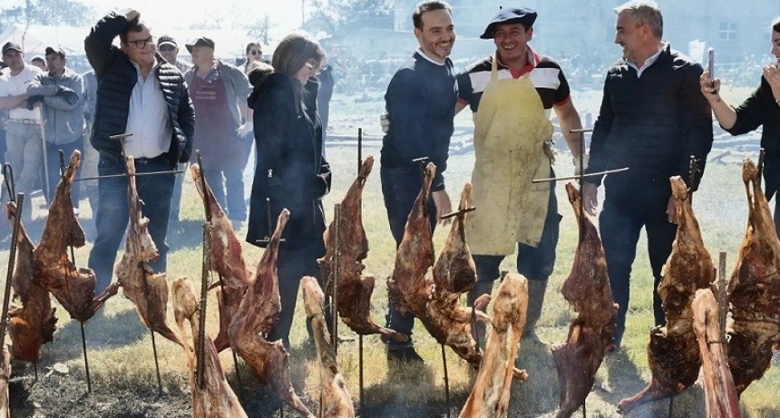 Corrientes: Vald&eacute;s destac&oacute; la producci&oacute;n y el potencial tur&iacute;stico de la Fiesta del Cordero Lome&ntilde;o