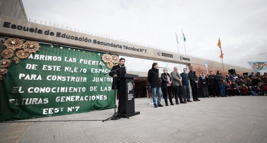 Kicillof inaugur&oacute; el nuevo edificio de la Escuela T&eacute;cnica N&deg; 7 de Hudson