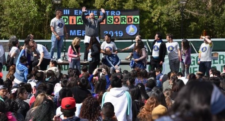Merlo: M&aacute;s de 500 estudiantes participaron de la Jornada por el D&iacute;a Nacional de las Personas Sordas
