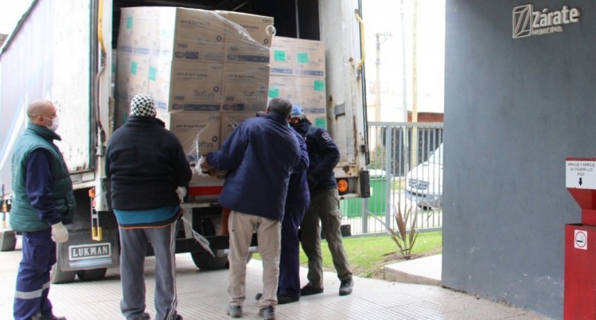 Zárate: Cáffaro recibió de la empresa Softys la 2ª entrega de 500 mil barbijos tipo quirúrgicos