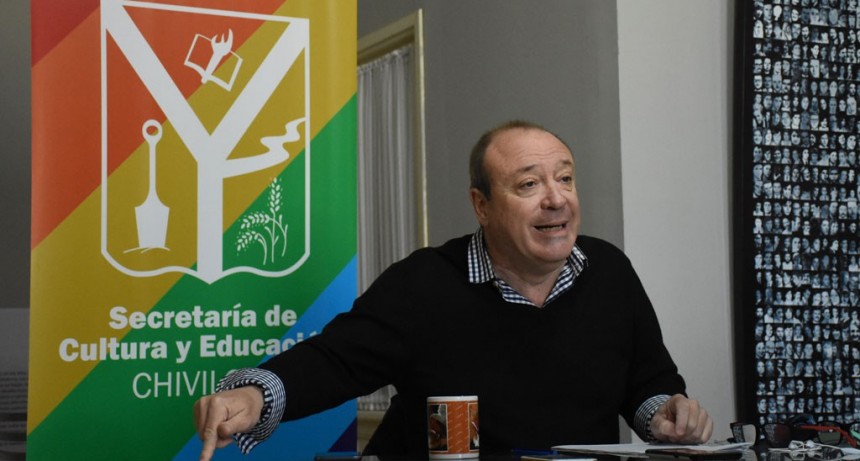 Chivilcoy: Entregan subsidios a Talleres Literarios para la compra de insumos y materiales 