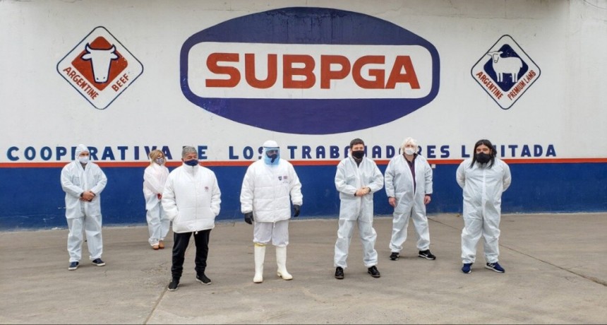 Daniel Arroyo visitó una cooperativa de Berazategui 