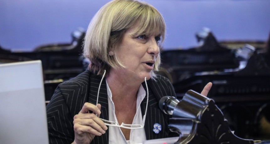 Claudia Bernazza presentó proyecto de ley de Ingreso Igualitario a la Administración Pública  