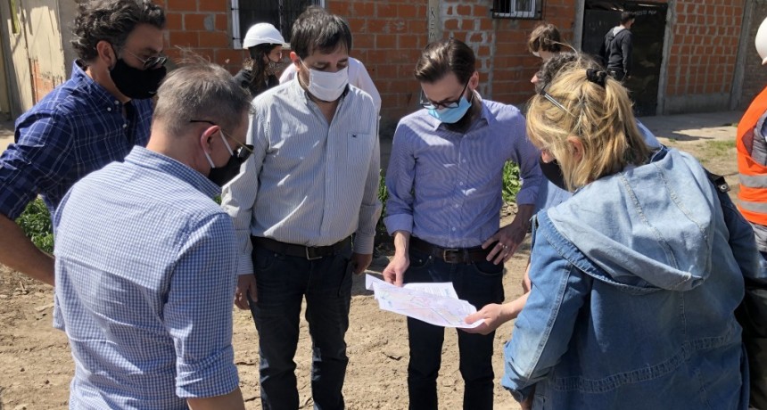 San Martín: El intendente Moreira y el ministro Simone recorrieron obras en José León Suárez