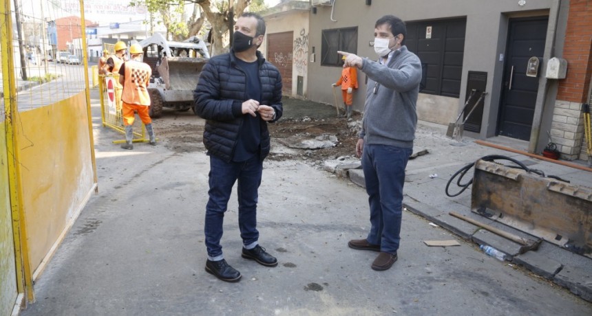 Fernando Moreira visitó las obras de puesta en valor del Centro Comercial de Chilavert 