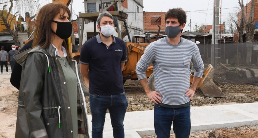 Juan Andreotti recorrió la obra de la nueva Plaza del Barrio San Martín 