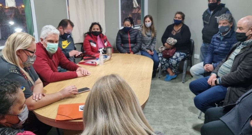 Patagones: El Intendente Zara visitó la Escuela Municipal de Handball