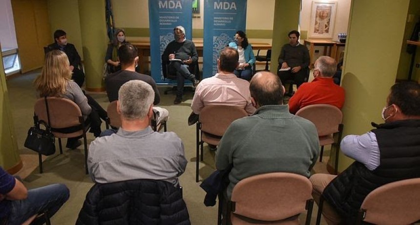 El Ministro Rodríguez encabezó una mesa de trabajo con productores de Pergamino