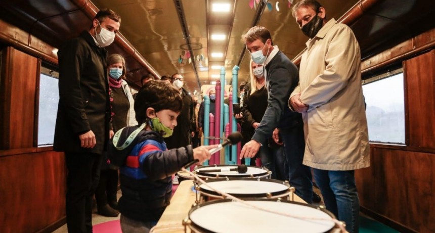 Pilar: Ach&aacute;val visit&oacute; el Tren Museo Itinerante, en su primer d&iacute;a en el distrito